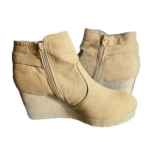 Bamboo brand wedge suede bootie size 10